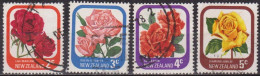 Fleurs, Roses - NOUVELLE ZELANDE - Lili Marlène, Queen Elizabeth, Superstar - N° 646-647-648-649 - 1975 - Usati