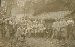 CPA PHOTO - ( Voir Régiment Sur Agrandissement )  - 2 Soldats  Identifiés : 1 Industriel Du NORD Et 1 Imprimeur à ROUEN - War 1914-18