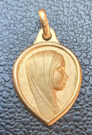 Pendentif Médaille Religieuse Milieu XXe Métal Plaqué Or "Sainte Marie" Religious Medal - Religion & Esotérisme