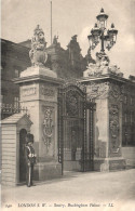 LONDON, BUCKINGHAM PALACE, ARCHITECTURE, GATE, GUARD, UNITED KINGDOM, POSTCARD - Buckingham Palace