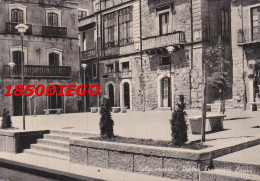 VALGUARNERA - PIAZZA FRANCESCO LANZA F/GRANDE VIAGGIATA 1957 ANIMATA - Enna