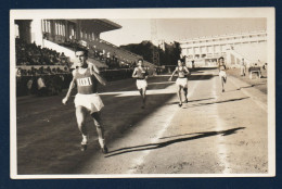 Egypte. Carte-photo. Arrivée D'une Course En 1952 ( 300 M En 42 " ? ). Texte à Traduire - To Identify