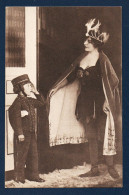 Carte-photo. Jeune Princesse Et Jeune Liftier En Uniforme. A Identifier - Te Identificeren