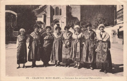 FOLKLORE - Costumes Des Anciennes Chamoniades - Chamonix Mont Blanc - Carte Postale Ancienne - Kostums