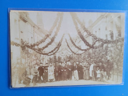 Carte Photo ,   Ville En Fête   2 Cartes , 1907 - A Identifier