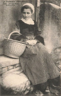 FRANCE - La Bretagne Pittoresque - Jeune Fille De Carhaix - Carte Postale Ancienne - Carhaix-Plouguer