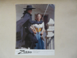 AFFICHETTE De FILM (21 X 27 Cm) : ZORRO - Alain DELON - Affiches