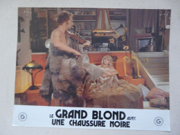 AFFICHETTE De FILM (21 X 27 Cm) :  LE GRAND BLOND AVEC UNE CHAUSSURE NOIRE - Pierre RICHARD - Affiches