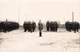 MILITARIA - Soldats En Formation - Carte Postale Ancienne - Kazerne