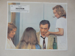 AFFICHETTE De FILM (22,5 X 28 Cm) : CESAR ET ROSALIE - Yves MONTAND - Romy SCHNEIDER - Affiches