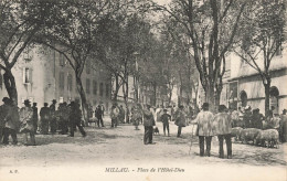 FRANCE - Millau - Place De L'Hôtel Dieu - Animé - Carte Postale Ancienne - Millau