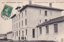 VENISSIEUX                          LE NOUVEAU GROUPE SCOLAIRE.   LA FACADE    1 - Vénissieux