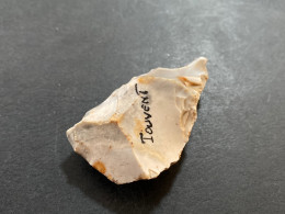 L13!Silex Grattoir Trouvée à Touvent  (Oise) Longueur 6 Cm Néolithique - Archäologie