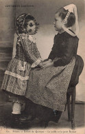 FOLKLORE - Costumes - Fillette Et Enfant De Quimper - La Coiffe Et Le Petit Bonnet - Carte Postale Ancienne - Kostums