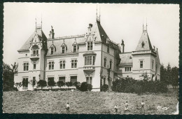 AMPLEPUIS (69/Rhône) - Chateau De Cret , Plusieurs Personnes Dans Le Parc - Amplepuis