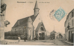 78 // MAURECOURT   L'église Et La Rue De Paris   Coll Richard - Maurecourt