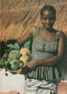 GUINÉ  PORTUGUESA - Rapariga Com Frutos Tropicais - Guinea-Bissau