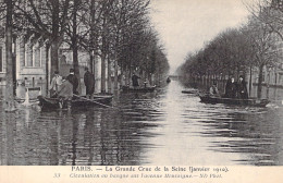 FRANCE - Paris - La Grande Crue De La Seine - Circulation En Barque Sur L'avenue Montaigne - Carte Postale Ancienne - The River Seine And Its Banks