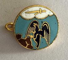 Petit Insigne Broche - école Militaire De L'air Salon De Provence - Drago Paris- Armée De L'air - Forze Aeree