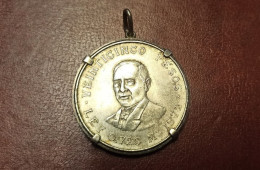 PENDENTIF En ARGENT Pour 26 Grammes Attache OK  - Monnaie 25 Pesos MEXIQUE De Benito Juarez - Diamètre Cercle 40 Mm - Pendentifs