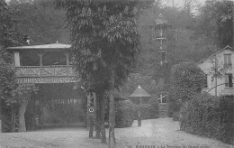 Le Plessis Robinson        92      La Terrasse Du Grand Arbre      N° 13    (voir Scan) - Le Plessis Robinson