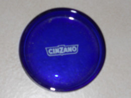 CENDRIER BLEU En Verre Marque CINZANO En Bon état - Vidrio