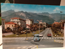 Cartolina  Marina Di Massa è Una Frazione Del Comune Italiano Di Massa, Nella Provincia Di Massa-Carrara,piazza Betti - Massa