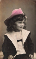 ENFANTS - Une Petite Fille Avec U Chapeau De Cow-boy - Colorisé - Carte Postale Ancienne - Portretten