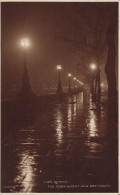 ROYAUME UNI - Angleterre - London - The Embarkment On A Wet Night - Carte Postale  Ancienne - Autres & Non Classés