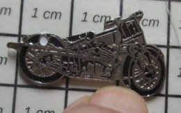 619 Pin's Pins / Beau Et Rare / MOTOS / SUPERBE MOTO RETRO  NOIRE MARQUE INCONNUE - Motos