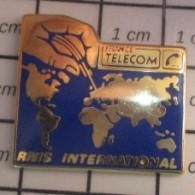 2822 Pin's Pins / Beau Et Rare / THEME : FRANCE TELECOM / CARTE DU MONDE RNIS INTERNATIONAL Par TOSCA - Telecom De Francia