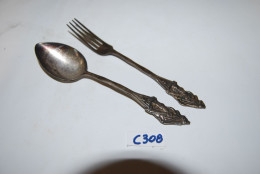 C308 Ancienne Partie De Ménagères - Souvenir De Nieuwpoort 90 - Cuillère Fourchette - Spoons