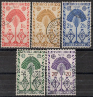 MADAGASCAR Timbres-Poste N° 272 à 274, 276 & 278 Oblitérés TB Cote : 4€50 - Gebraucht