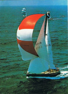 CPM..83..FREJUS..LUMIERE ET BEAUTE DE LA COTE D'AZUR..VOILIERS..CLASSE III  I.O.R SOUS SPINNAKER..REGATES..TAMPON FREJUS - Segeln