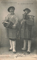 FOLKLORE - Costumes - Les Gas D'cheux Nous - Carte Postale Ancienne - Trachten