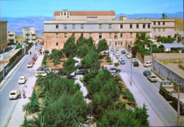 NISCEMI - CALTANISSETTA - PIAZZA EUROPA - AUTO VW MAGGIOLINO E ALTRE - CAMION / TRUCK - GIARDINO - 1980 - Caltanissetta