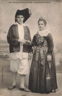 FOLKLORE - Costumes - Mariés Du Bourg De Batz - Costume Des Paludiers - Carte Postale Ancienne - Trachten