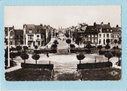 CPSM - 59 COUDEKERQUE BRANCHE - PLACE DE LA REPUBLIQUE / BD JEAN JAURES - TOP N° 64 - Coudekerque Branche