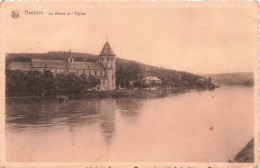 BELGIQUE - Hastière - La Meuse Et L'Eglise - Carte Postale Ancienne - Hastiere