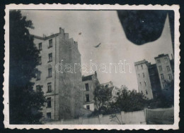 1941 A Délvidéki Pancsova Felett Magyar Repülő Hozza A Postát, Hátoldalon Feliratozott Fotó, 6×9 Cm - Autres & Non Classés