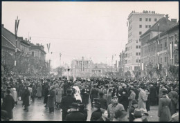 1938 Kassa, Felvidéki Bevonulás, Tömeg A Díszkapunál, Későbbi Előhívás, 17x11,5 Cm - Altri & Non Classificati