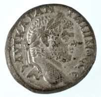 Római Birodalom / Fönícia / Tyre / Caracalla 213-217. Tetradrachma Ag (10,34g) T:XF Lapkahiba /  Roman Empire / Phoenici - Ohne Zuordnung