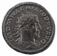 Római Birodalom / I. Philip 244-249. Antoninianus Billon "IMP M IVL PHILIPPVS AVG / ADVENTVS AVGG" (3,73g) T:XF Roman Em - Non Classés