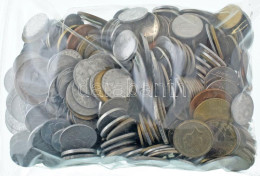 Vegyes, Magyar és Külföldi érmetétel Mintegy ~1kg Súlyban, T:vegyes Mixed, Hungarian And Foreign Coin Lot (~1kg) C:mixed - Sin Clasificación