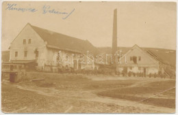 * T3/T4 Hynovychi, Hinowice (Galicia); WWI Military, Soldiers At The Factory. Photo (EB) - Non Classés