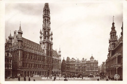 BELGIQUE - Bruxelles - L'Hôtel De Ville Et Grand'Place - Animé - Carte Postale Ancienne - Monumenten, Gebouwen
