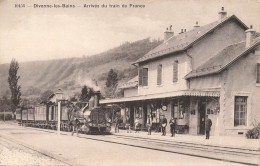 Divonne Les Bains * Arrivée Du Train De France * Locomotive Machine * Ligne Chemin De Fer Ain * Cheminot Chef De Gare - Divonne Les Bains