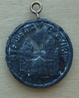 D3-121 Médaille Ancienne (1933) Peu Courante Gravée Au Dos ÔTerre Ata Treviris Métal Gris De 25mm De Diamètre, - Religious Art