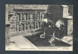 CPA - 29 - Landivisiau - La Fontaine De Saint-Thivisiau - Villageoises Prenant De L'eau - 191? - Landivisiau