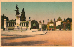 CPA - N - RHONE - LYON - L'ENTREE DU PARC DE LA TETE D'OR ET LE MONUMENT DES LEGIONNAIRES DU RHONE - Lyon 6